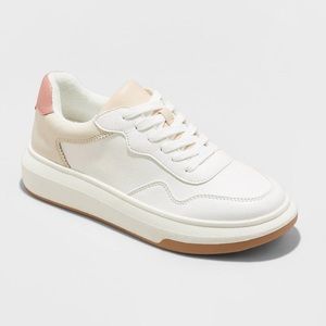 Universal thread flora sneakers